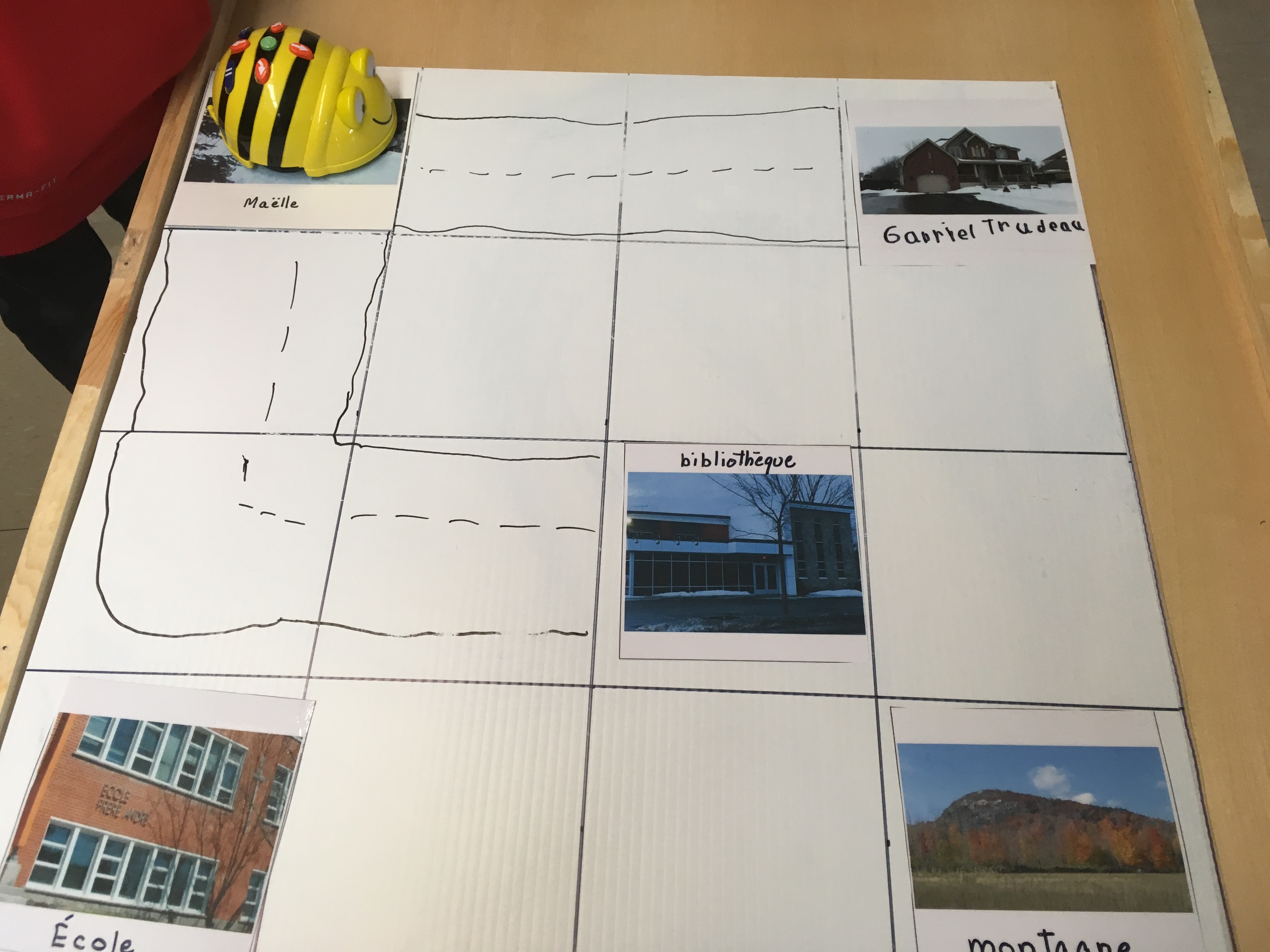 je vais jouer chez un ami